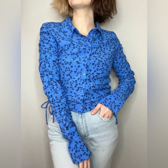 Zara Blue Floral Cinched Sleeved Blouse with Ties - Picture 12 of 12